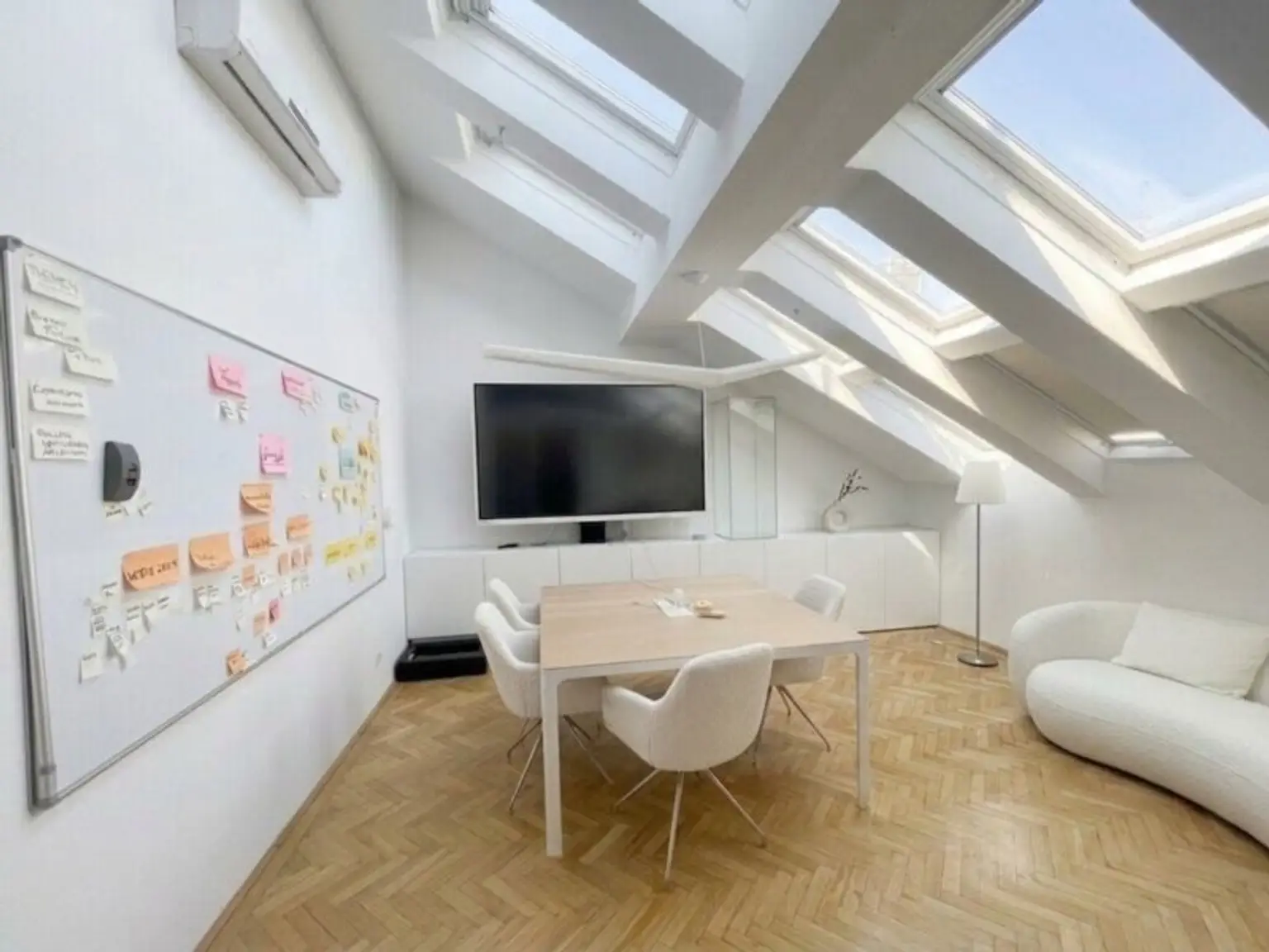 Besprechungszimmer 1