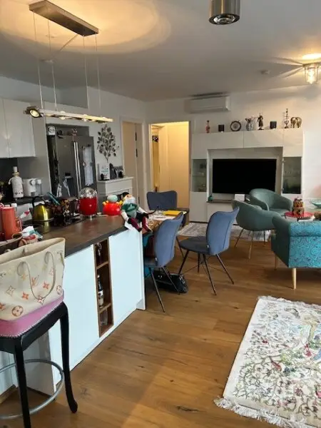 Wunderbare Dachgeschosswohnung in Top Lage mt Garage im Eigentum