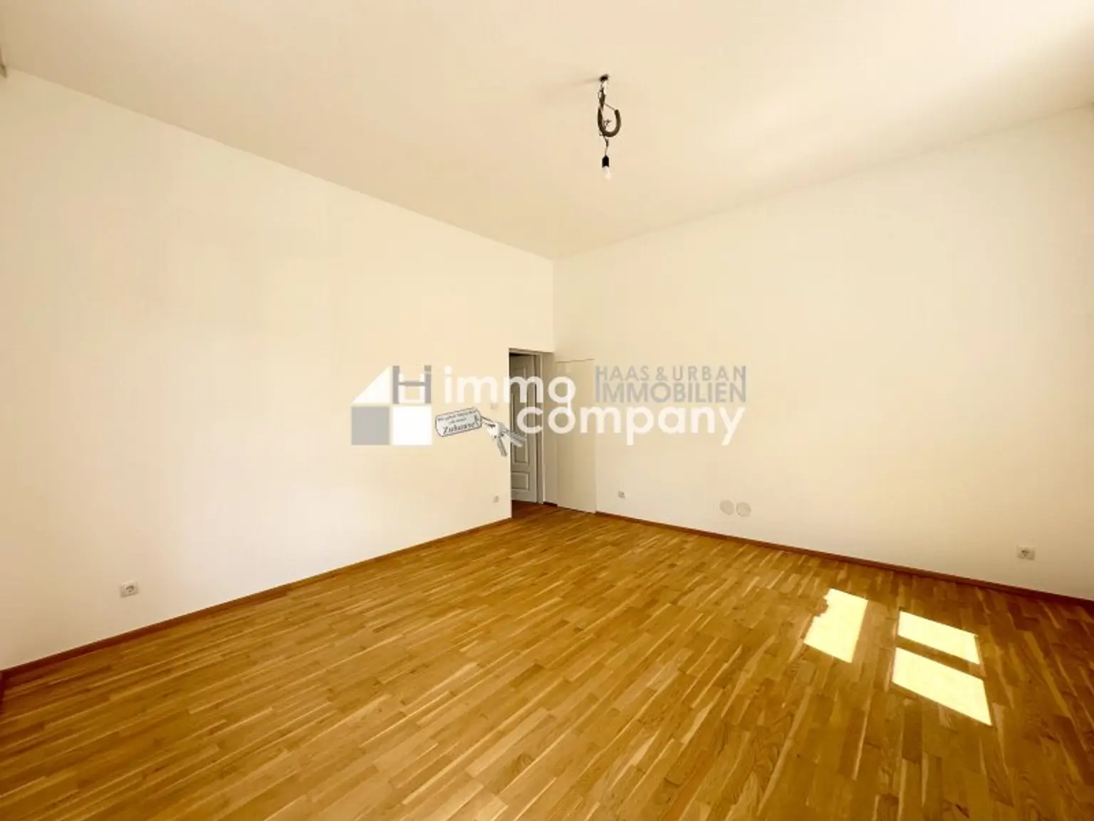 Erstbezug: Charmante 2-Zimmer-Wohnung- Nähe-Lugner City U6!