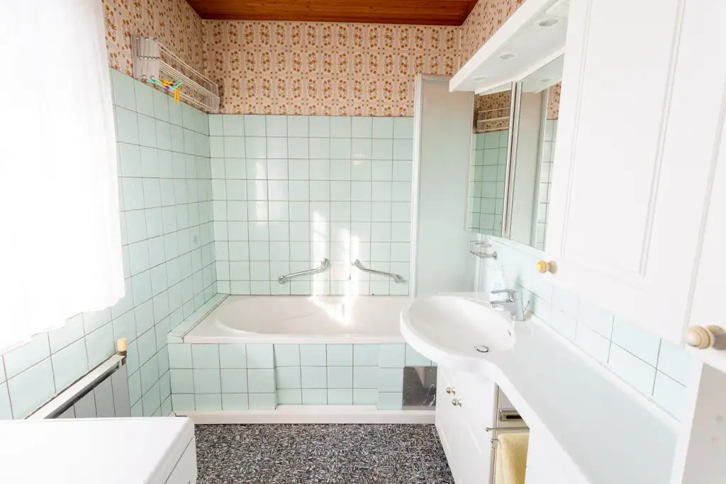 Einfamilienhaus als perfekte Basis für Ihr Traumhaus in der Weinregion Straßertal