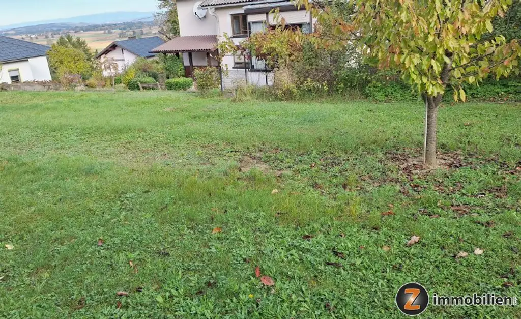 Gepflegtes Wohnhaus in ruhiger Hanglage