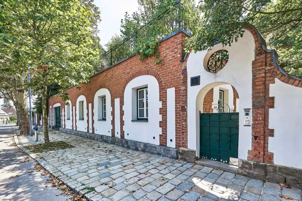 Luxuriöse Familienresidenz oder Büro-Wohnen: 230 m² mit großer Terrasse und Garage!