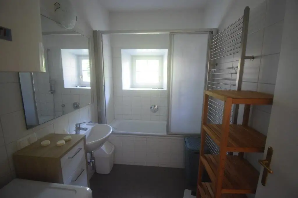 Wunderschöne 3-Zi-Wohnung in historischem Gebäude mit Balkon und Blick ins Grüne