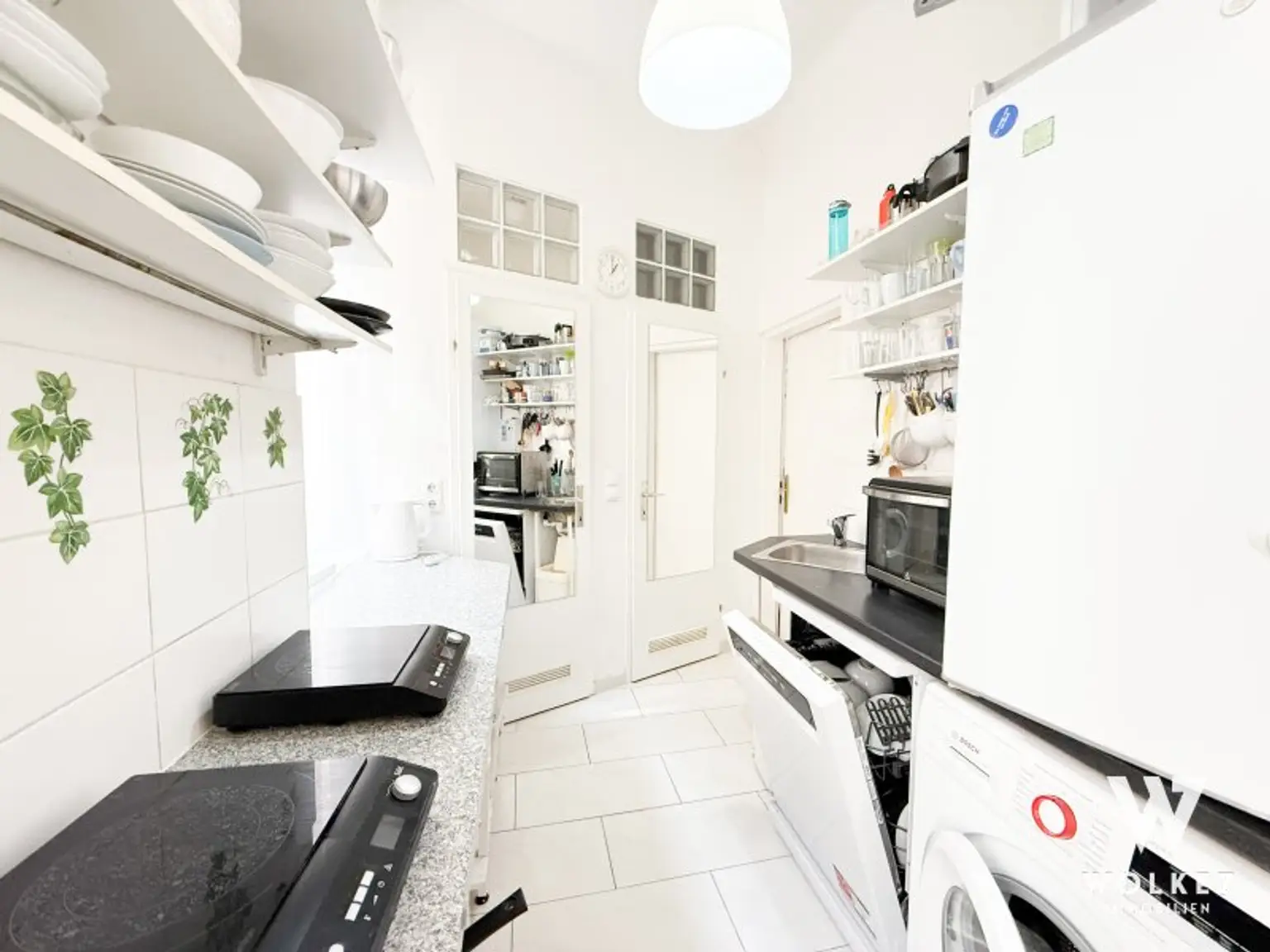 Sonnige, stilvolle 5-Zimmer-Altbauwohnung im sanierten Gründerzeithaus – ideal für WGs oder Familien