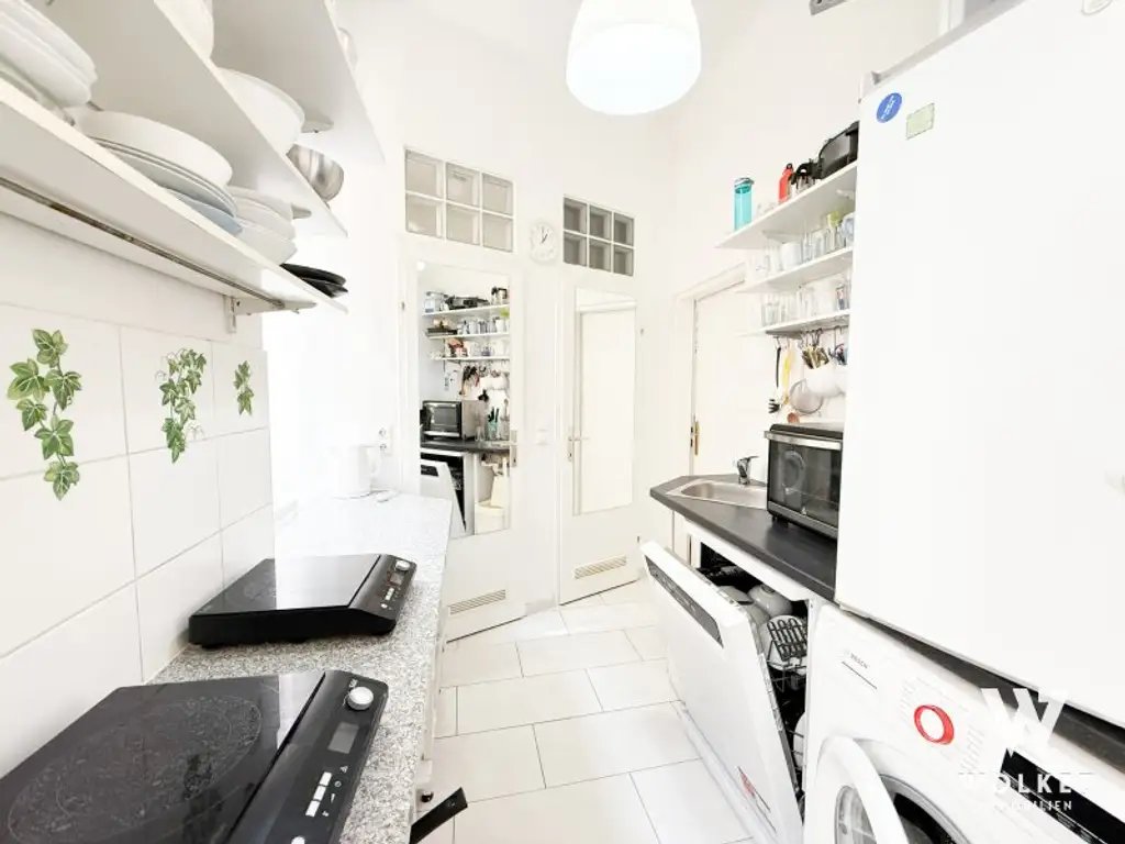 Sonnige, stilvolle 5-Zimmer-Altbauwohnung im sanierten Gründerzeithaus – ideal für WGs oder Familien