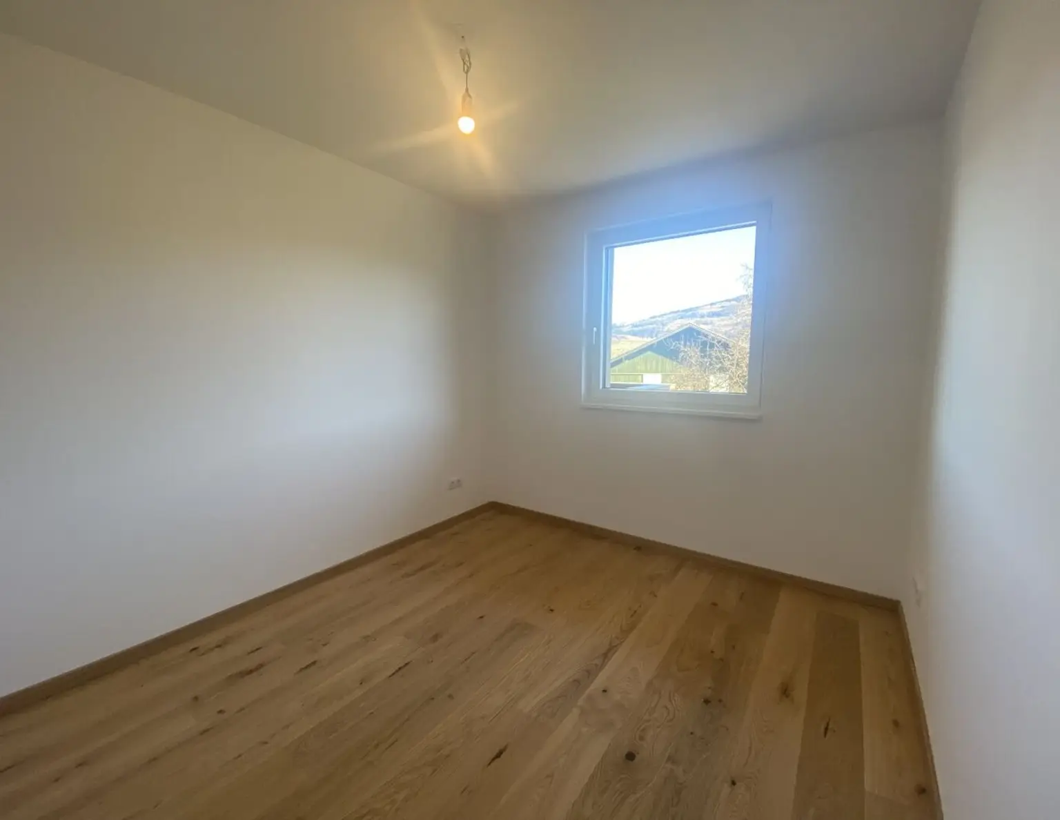 BEZUGSFERTIG! 3-ZIMMER-BALKON-WOHNUNG MIT GEBIRGSBLICK