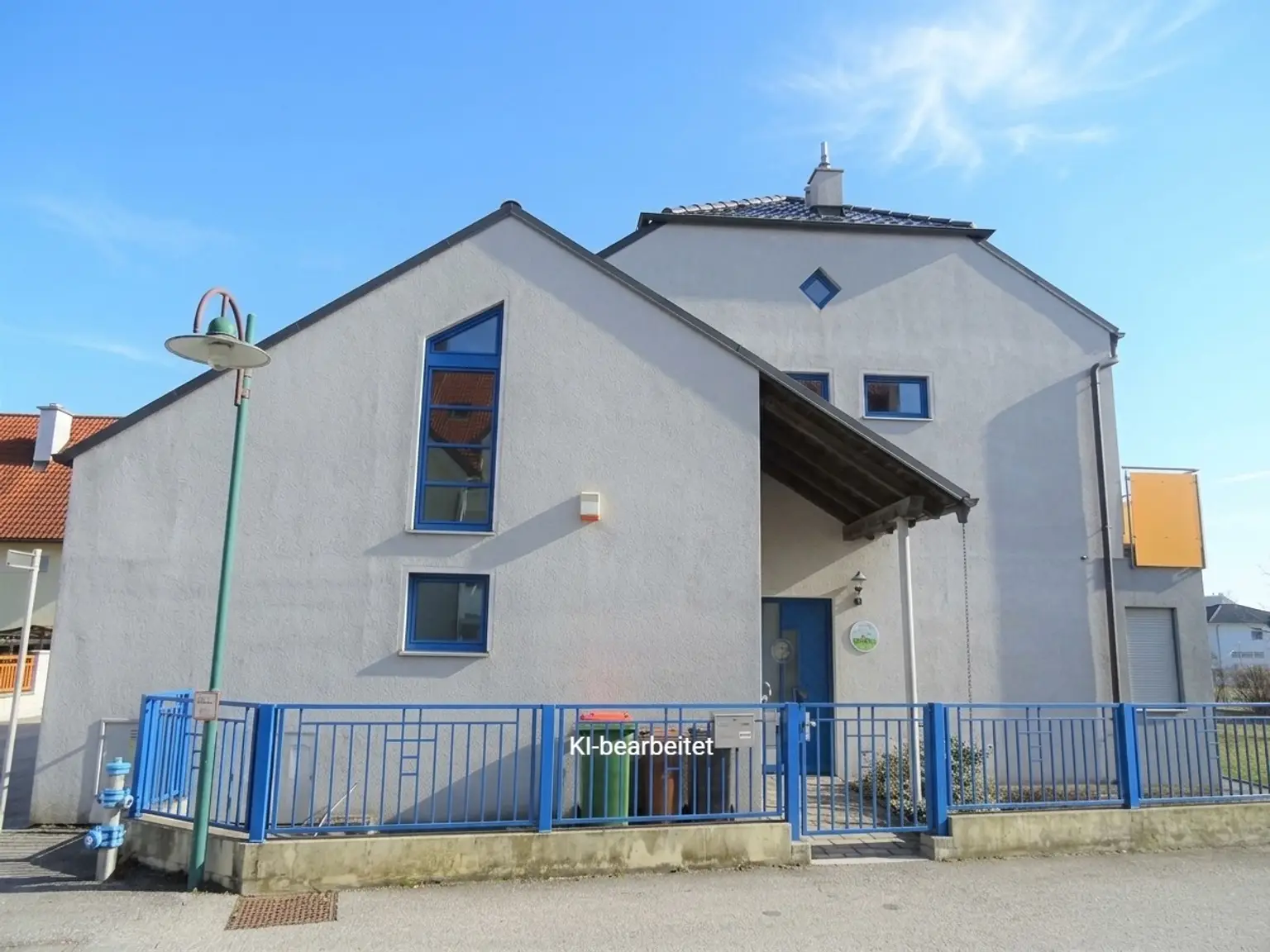 >> MIETHAUS mit 6 ZIMMER, DOPPELGARAGE, KELLER und EIGENGARTEN, am ORTSRAND!