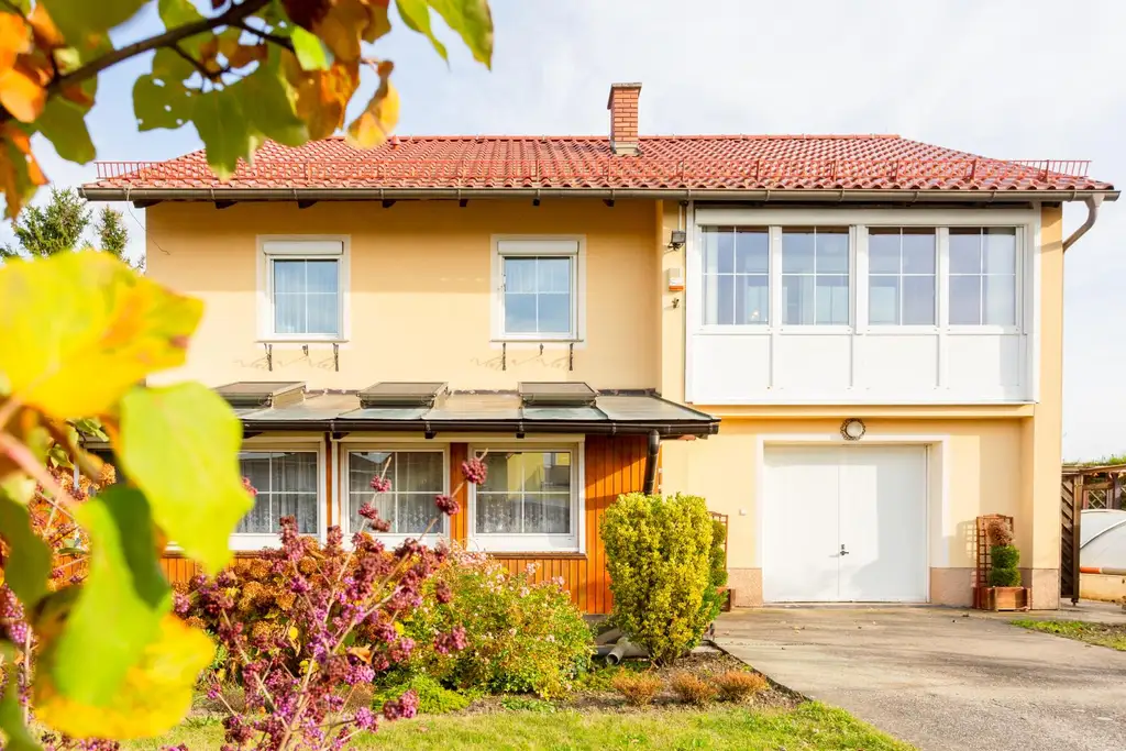 Einfamilienhaus als perfekte Basis für Ihr Traumhaus in der Weinregion Straßertal