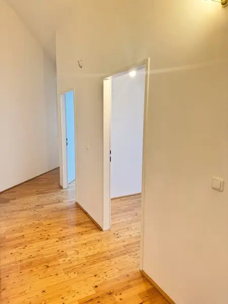 5-ZIMMER-DACHGESCHOSSWOHNUNG MIT GARAGENPLATZ