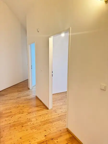 5-ZIMMER-DACHGESCHOSSWOHNUNG MIT GARAGENPLATZ