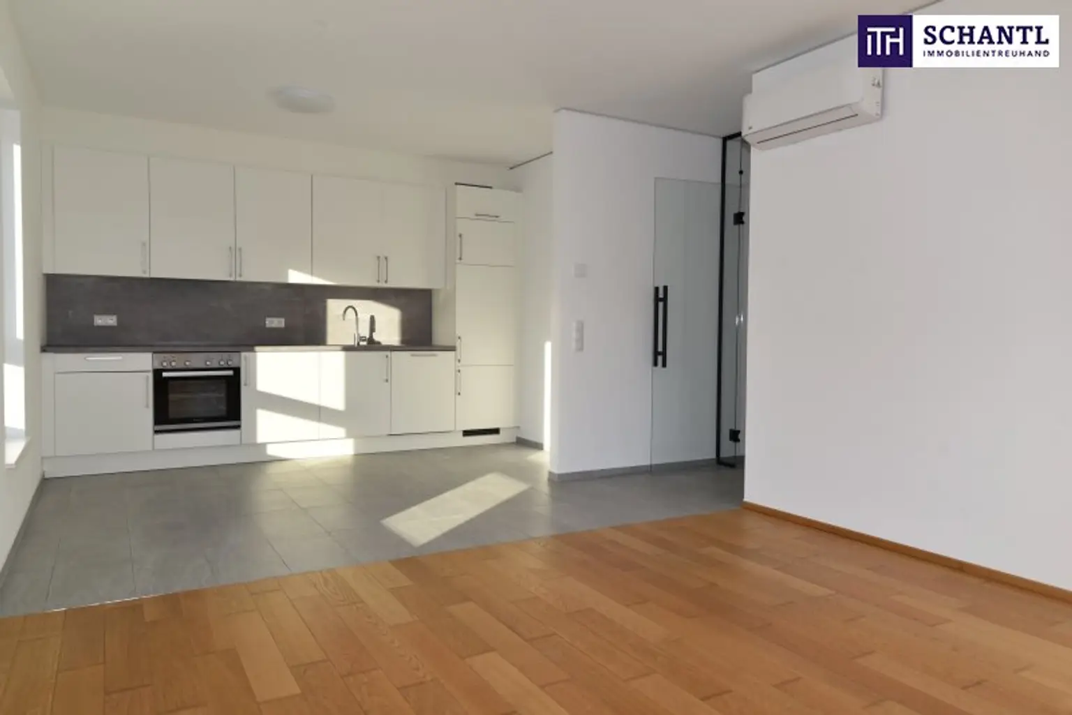 RIESIGE DACHTERRASSE + HOCHWERTIGE AUSSTATTUNG + SÜD/WEST Ausrichtung + Tiefgarage! Nur 7 Min. von Graz entfernt!