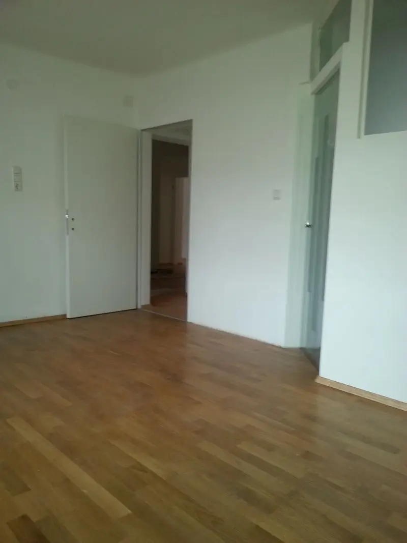 Traumhaftes Mehrfamilienhaus in Mistelbach – 3 Wohneinheiten, top gepflegt, mit Stadtblick und Weinkeller!