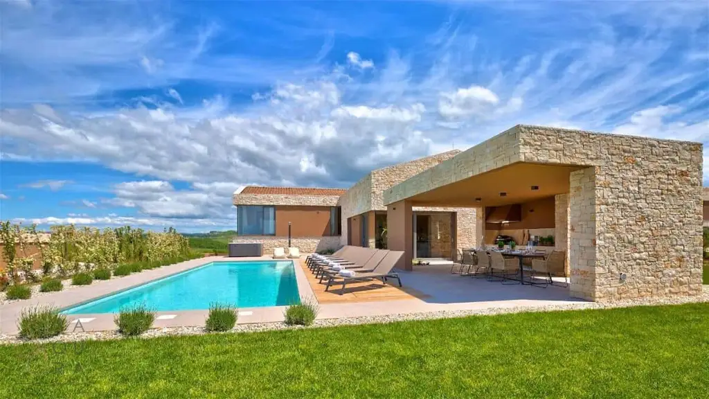Stone Mansion near Umag – Mediterraner Luxus in seiner schönsten Form