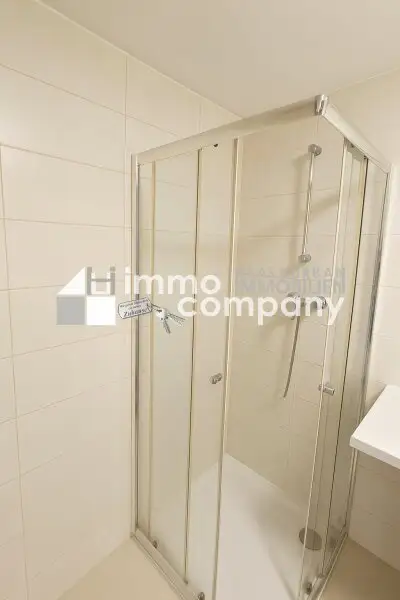 Klimaanlage, Ausblick und Balkon? Nachmieter für 1-Zimmer-Wohnung in Bruck/Leitha gesucht!