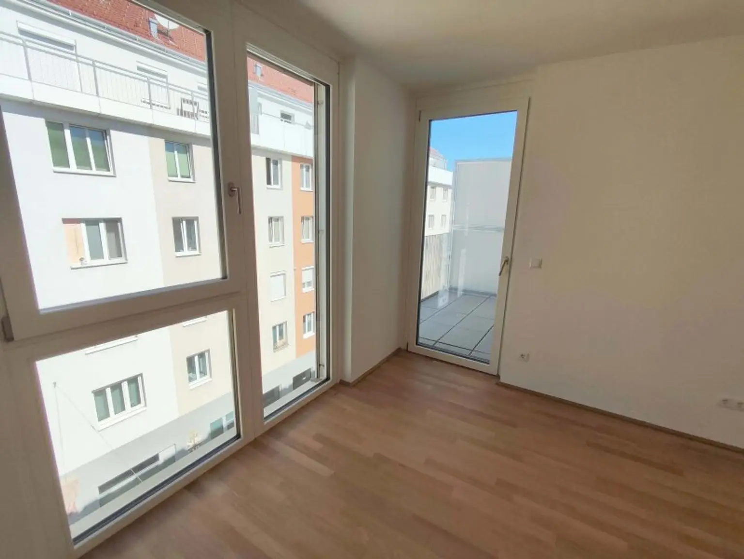 NEUBAU ERSTBEZUG! 2-Zimmer-Wohnung mit Balkon im 4. OG in 1210 Wien! Top 2/37