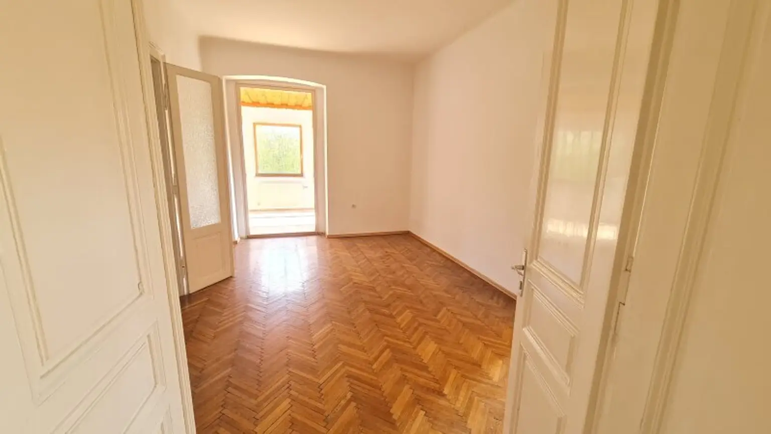 DORNBACH: Repräsentative Villa in Aussichtslage
