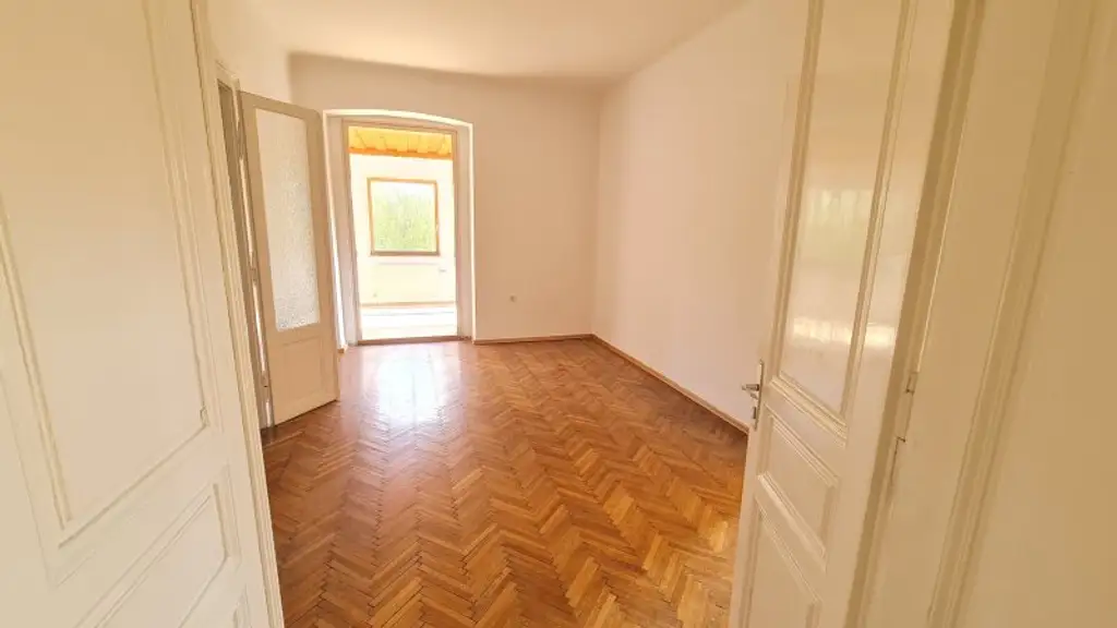 DORNBACH: Repräsentative Villa in Aussichtslage