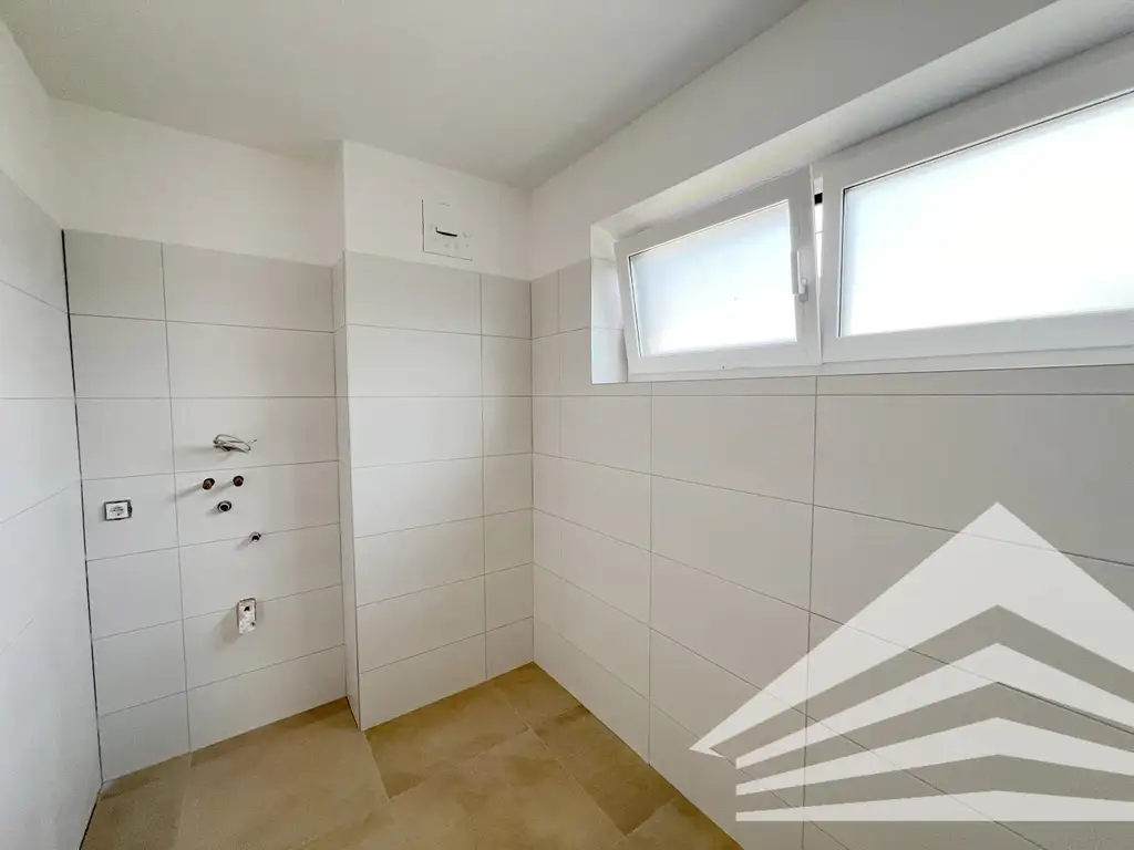 Lichtdurchflutete 3-Zimmer Wohnung mit großem Balkon in Puchenau!
