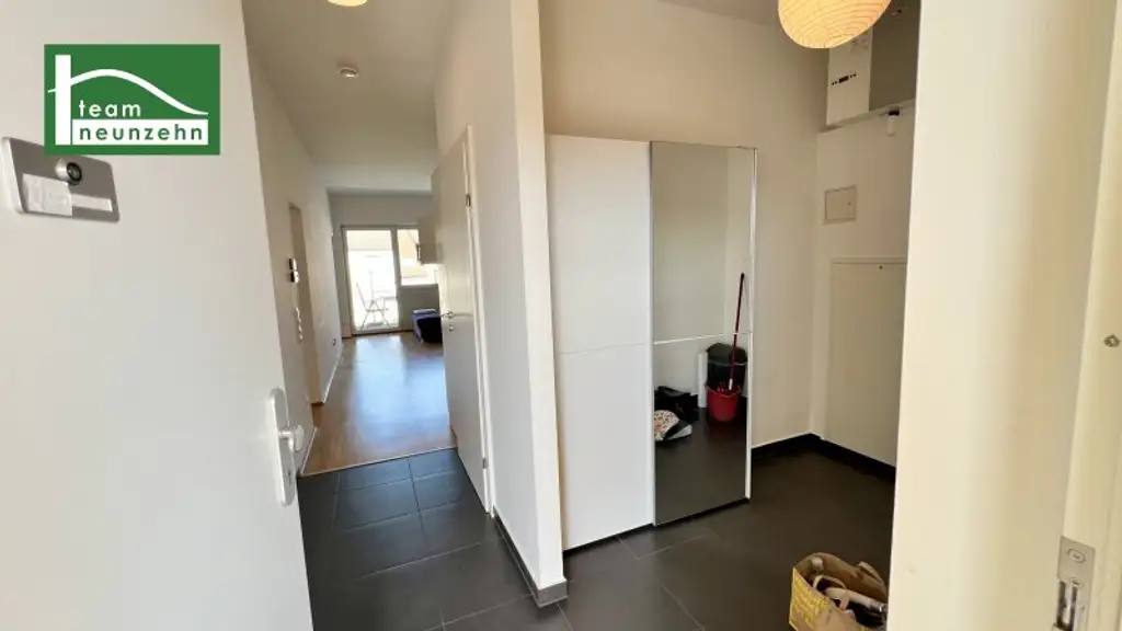 2 Zimmer-Wohnung in generalsaniertem Neubau mit ca. 6m2 Balkon.