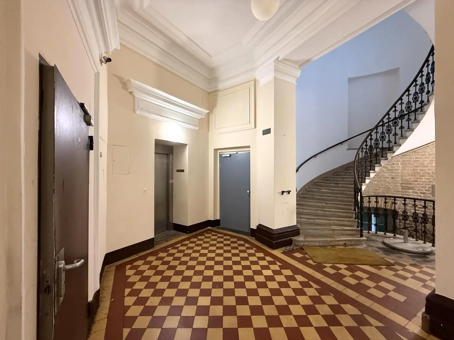 Terrassenmaisonette im Dritten, ein Juwel zum Einziehen // Terrace maisonette in the third (district), a gem to move into //