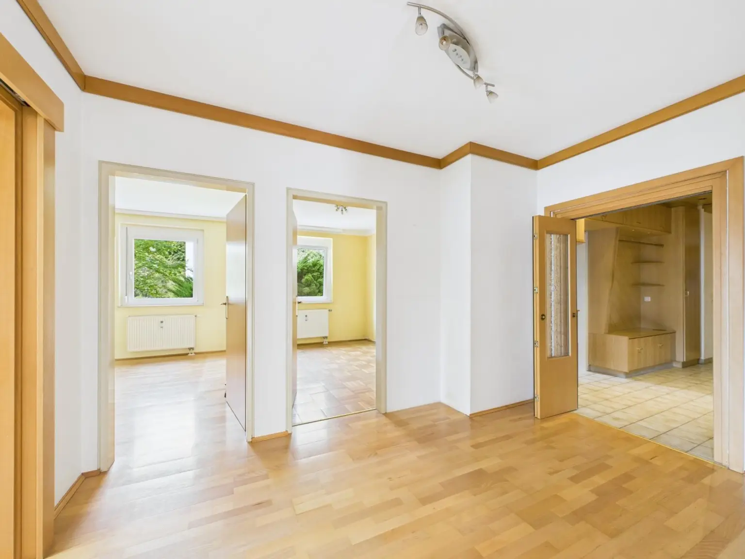 LINZ / FROSCHBERG: WANN WENN NICHT JETZT - Perfekt aufgeteilte Eigentumswohnung mit 4 Zimmer - Wohnfläche ca. 92 m2 + Loggia (Einzelgarage möglich)