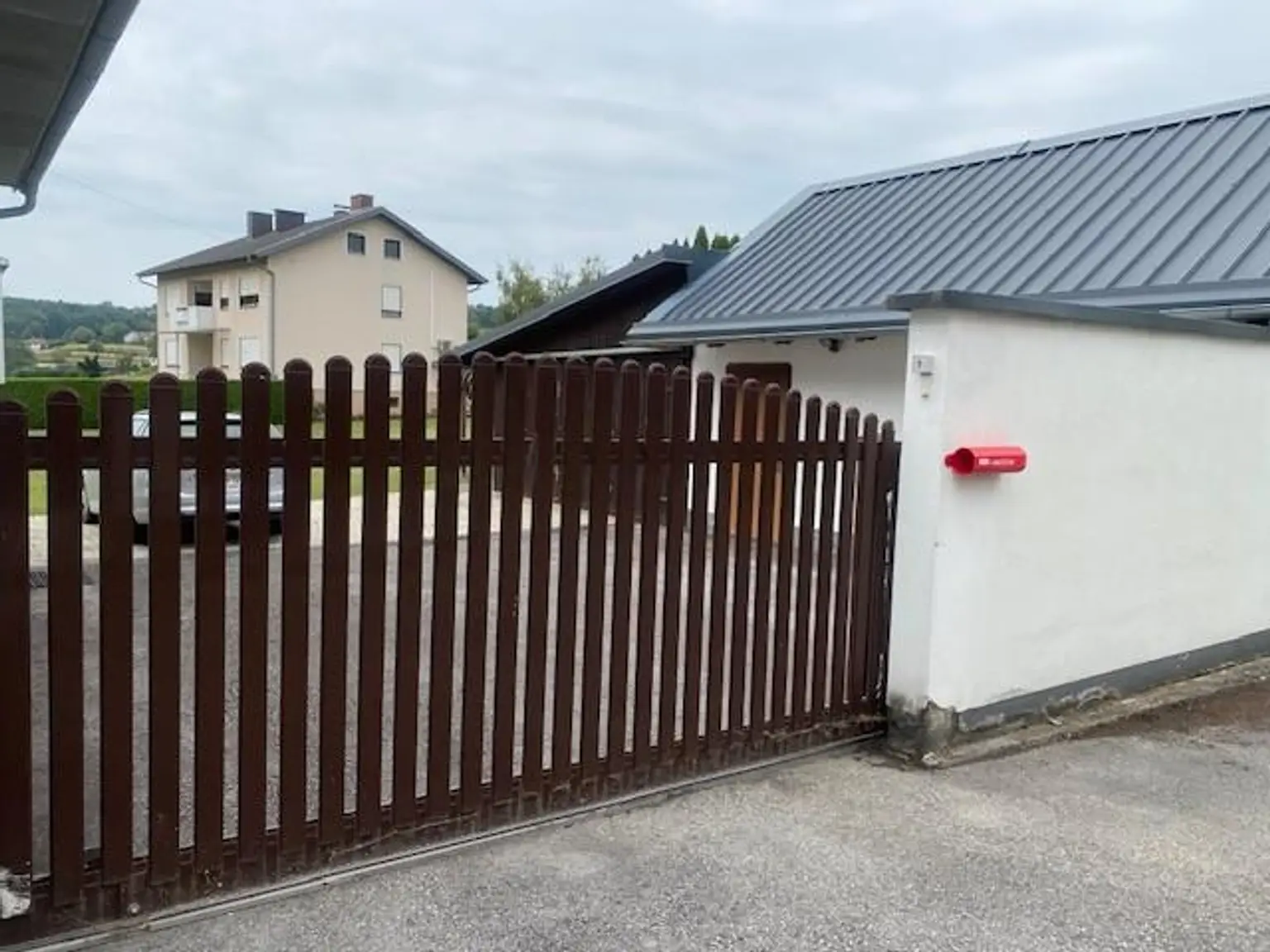 Wohnen & Wertanlage - Einfamilienhaus mit großem Garten/Baugrund in Olbendorf