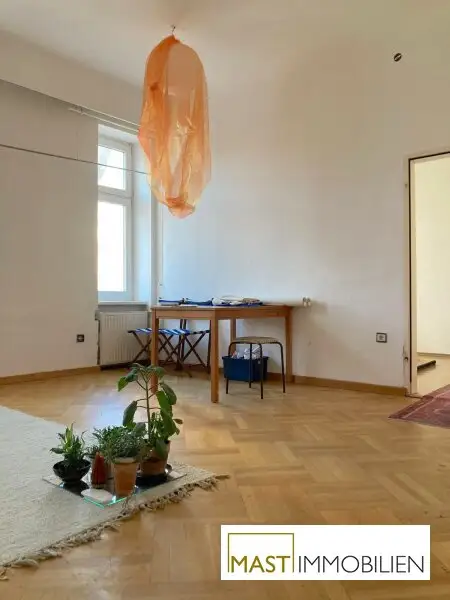 *NEU* Sanierungsbedürftige 2-Zimmer Wohnung mit Potential zur 3-Zimmer-Wohnung