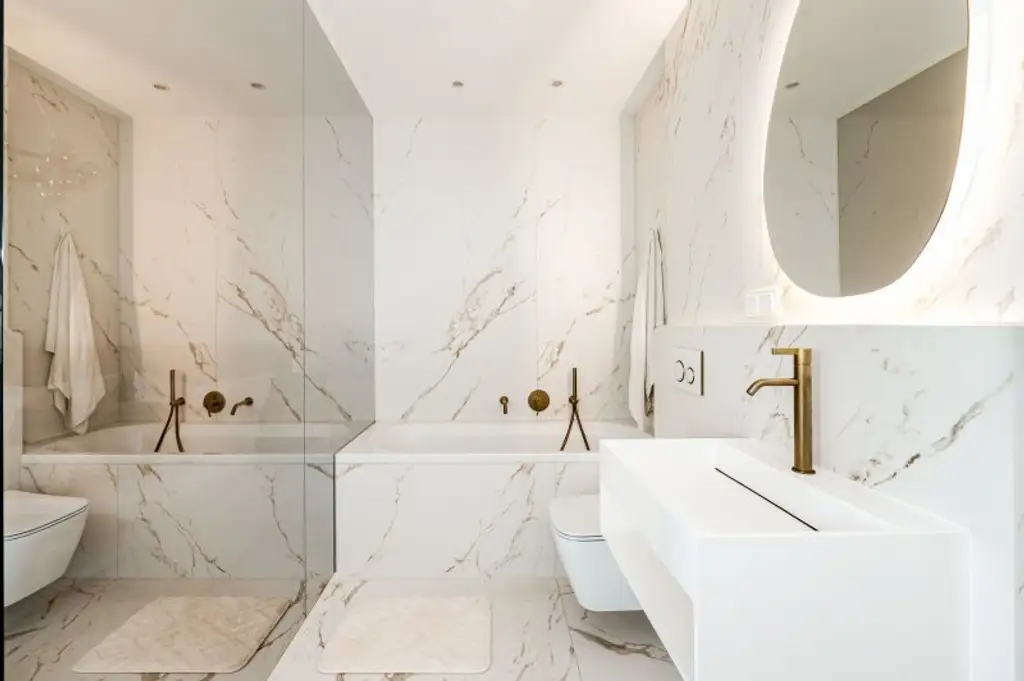 Außergewöhnliche 3-Zimmer-Residenz in zentraler Toplage mit Freifläche