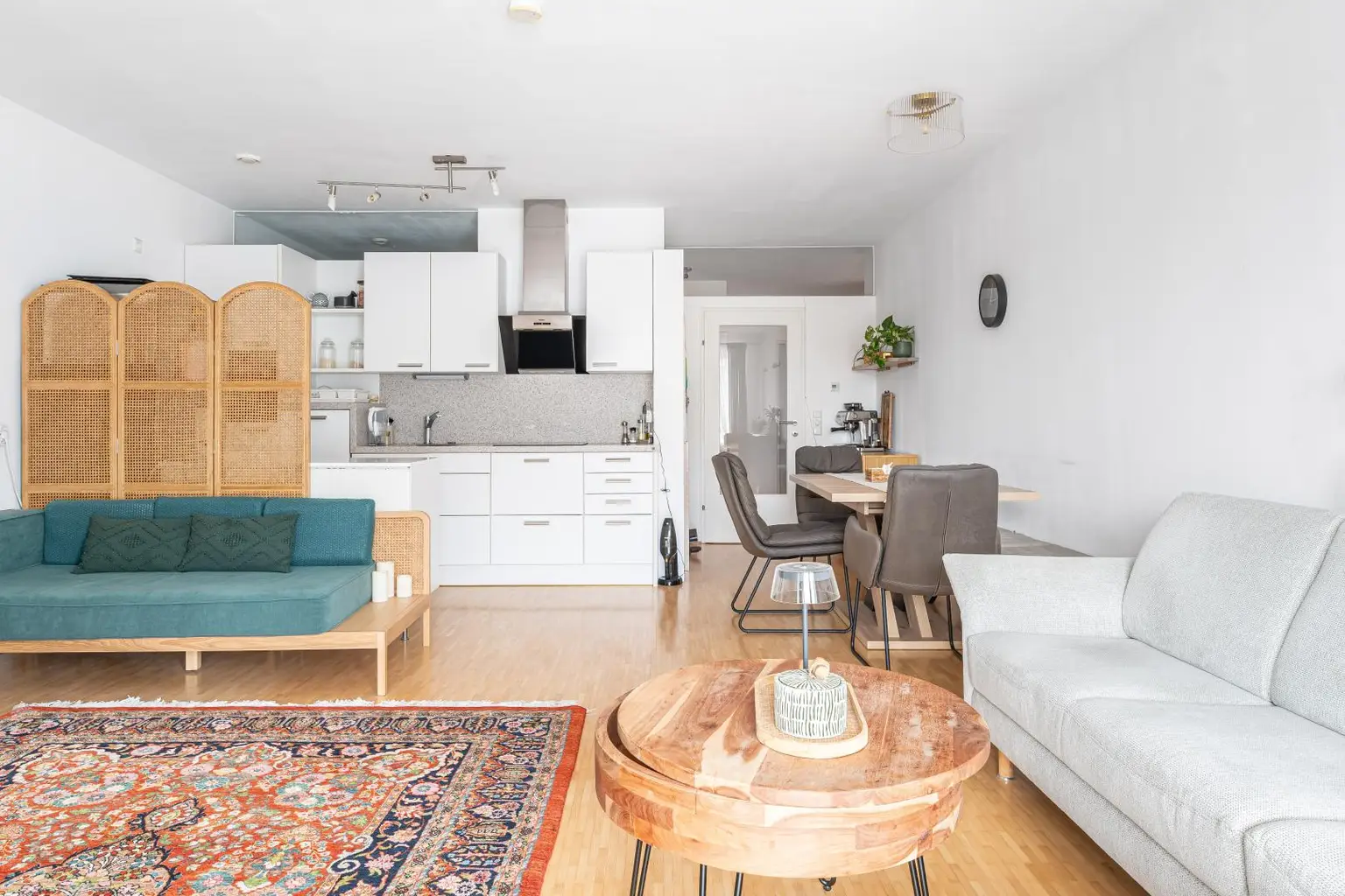 Moderne und helle Traumwohnung mit Stil