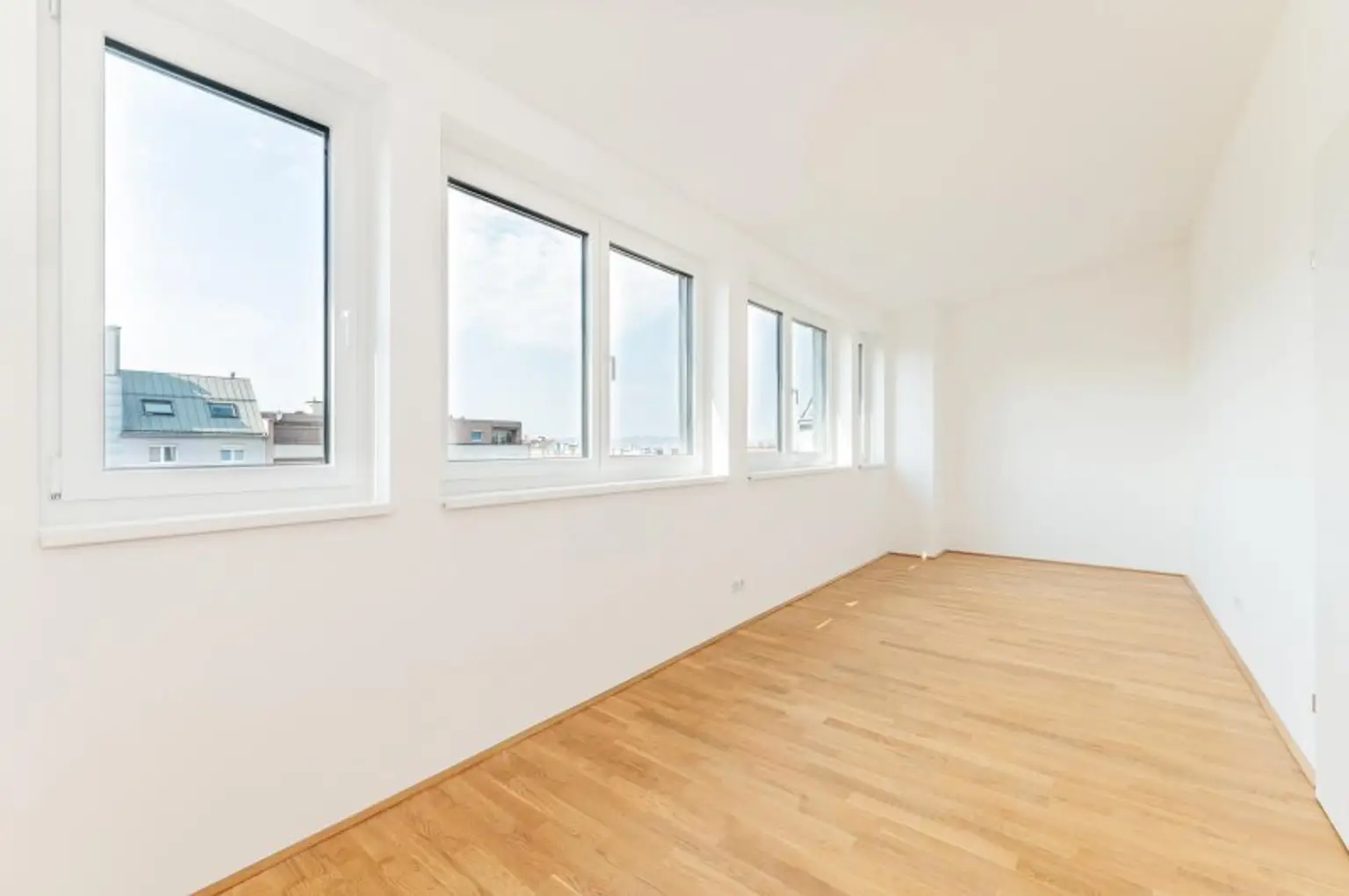 Anlegerwohnung | Befristet vermietete 4-Zimmer-Dachgeschosswohnung mit KFZ-Stellplatz im 10. Bezirk!