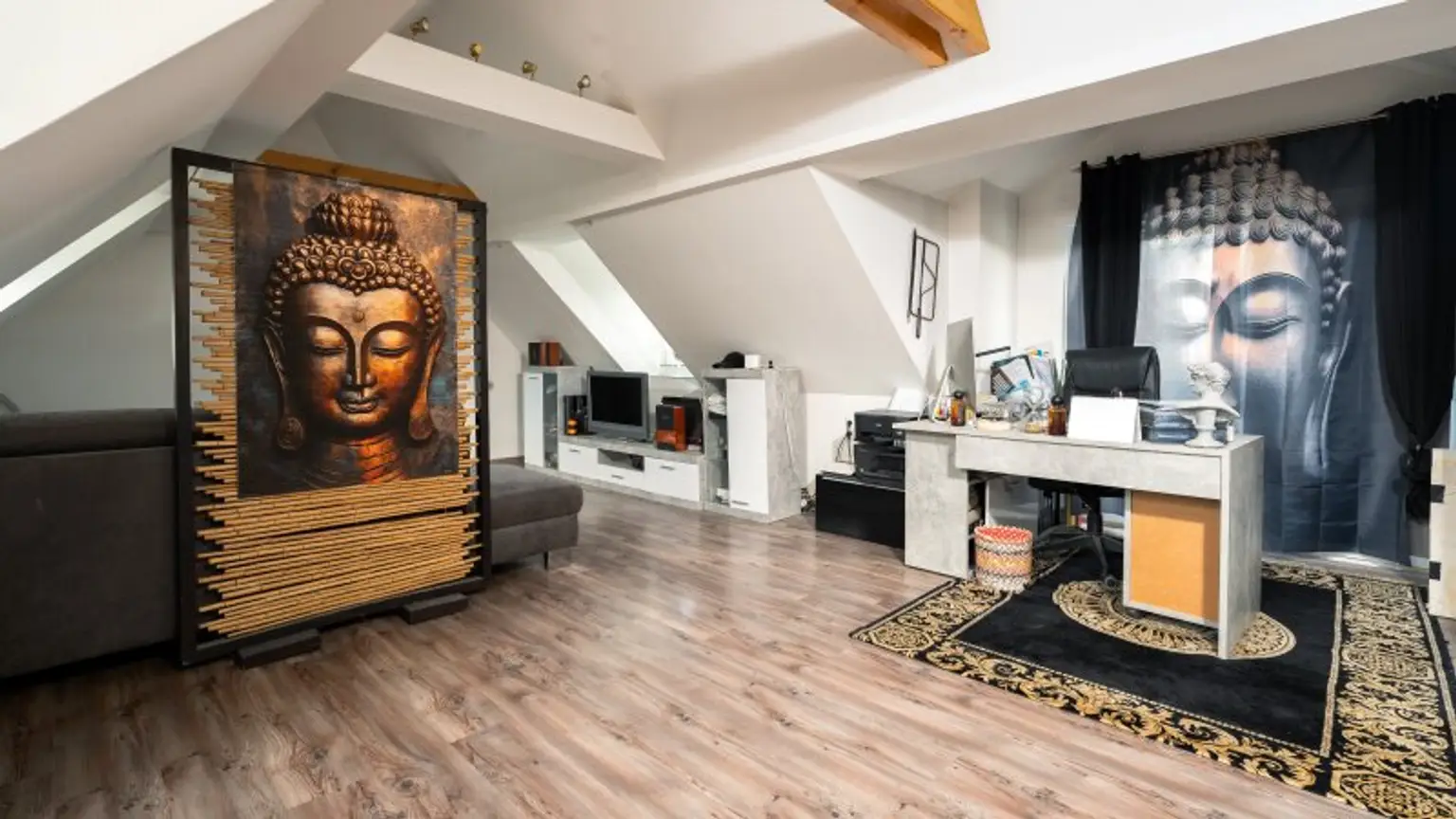 Paradies-Liebhaber aufgepasst! Detailreiches Ein oder Mehrfamilienhaus!