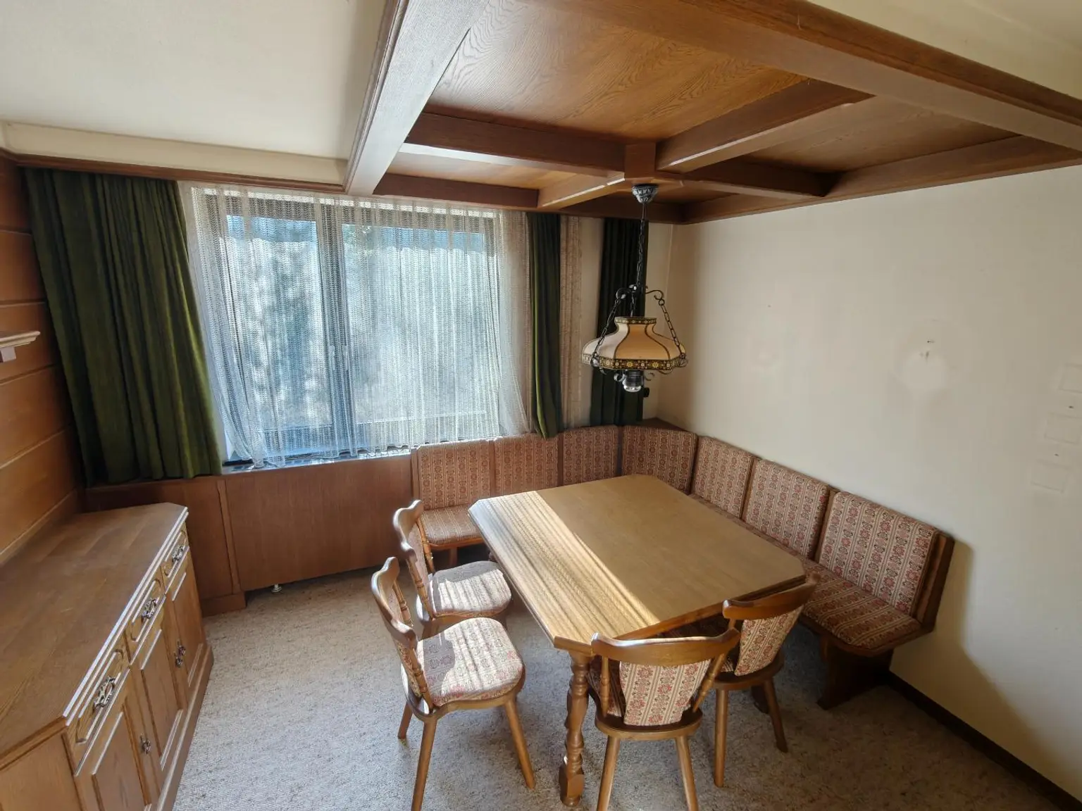 ca. 160m² NFL | Einfamilienhaus im Grünen | große Garage & Keller | Renovierungsbedarf