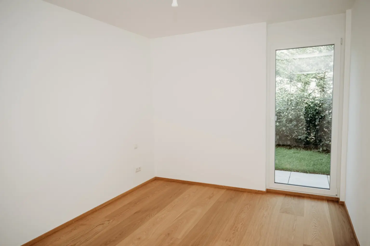 Moderne 2-Zimmer-Erdgeschoßwohnung mit Terrasse und Garten – Wohnen an der Alten Donau