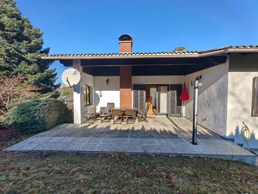 ca. 160m² NFL | Einfamilienhaus im Grünen | große Garage & Keller | Renovierungsbedarf