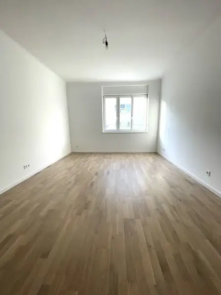 Rarität - Schöne 3-Zimmer-Altbauwohnung mit Balkon und Garten, im 18. Bezirk!