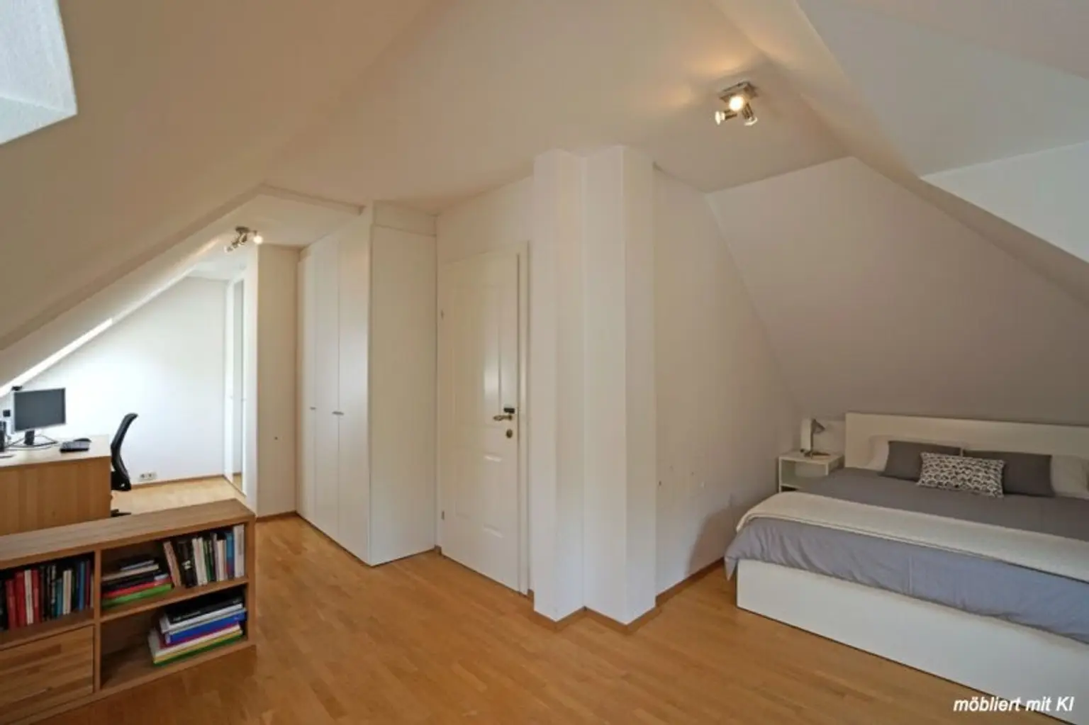 Repräsentative Villa mit Pool und Wellnessbereich in sonniger Waldrandruhelage