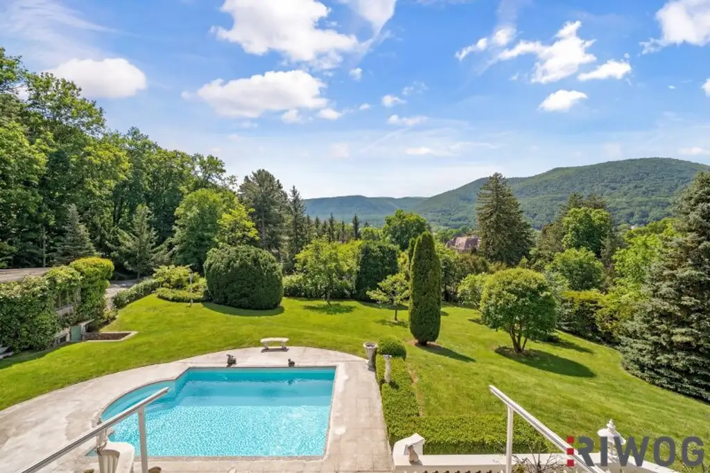 Private Estate Villa mit Fernblick | Privatwald | Virtual Tour | 4.200m2 Garten |  25 min. in den 1. Bezirk | Pool & Sauna