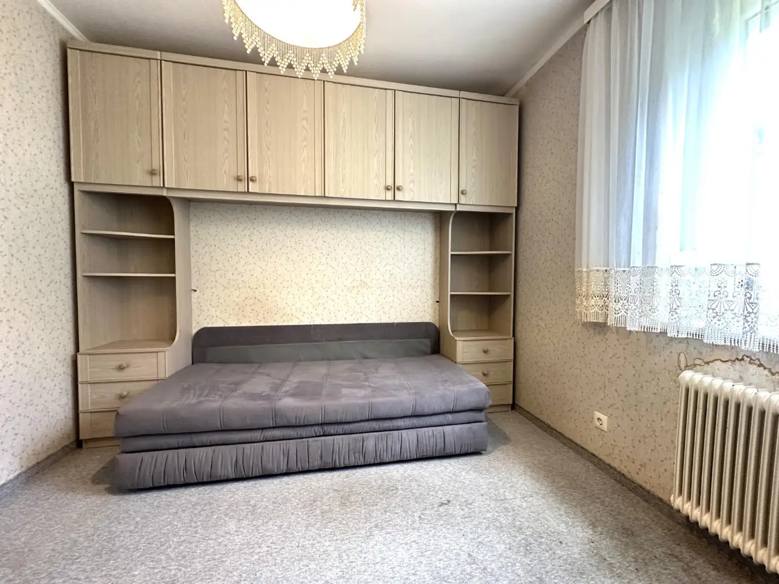 ***Idyllisches Ein- bis Zweifamilienhaus – Natur pur und sofort beziehbar !***