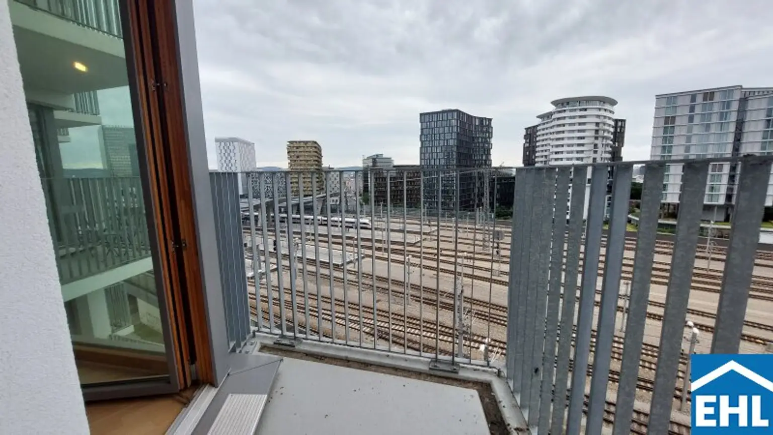 Sonnwendviertel: 1-Zimmer-Wohnung mit Balkon im 9. OG – Fitnessraum, Co-Working & Rooftop-Terrasse inklusive!