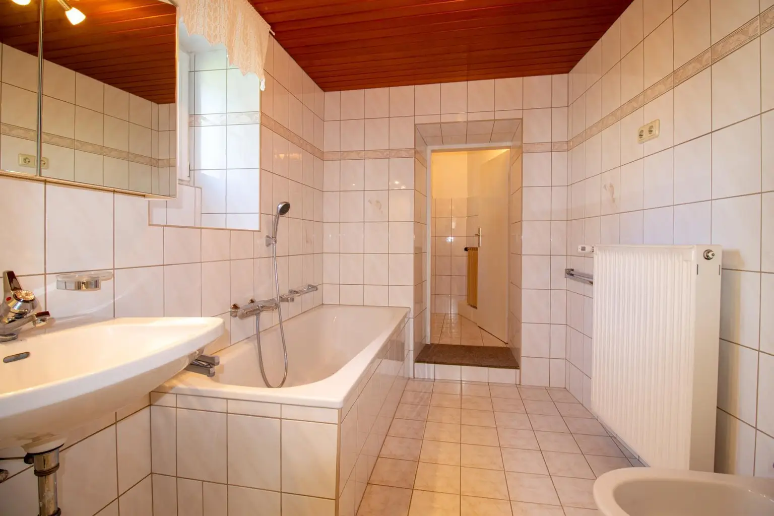 Badezimmer EG