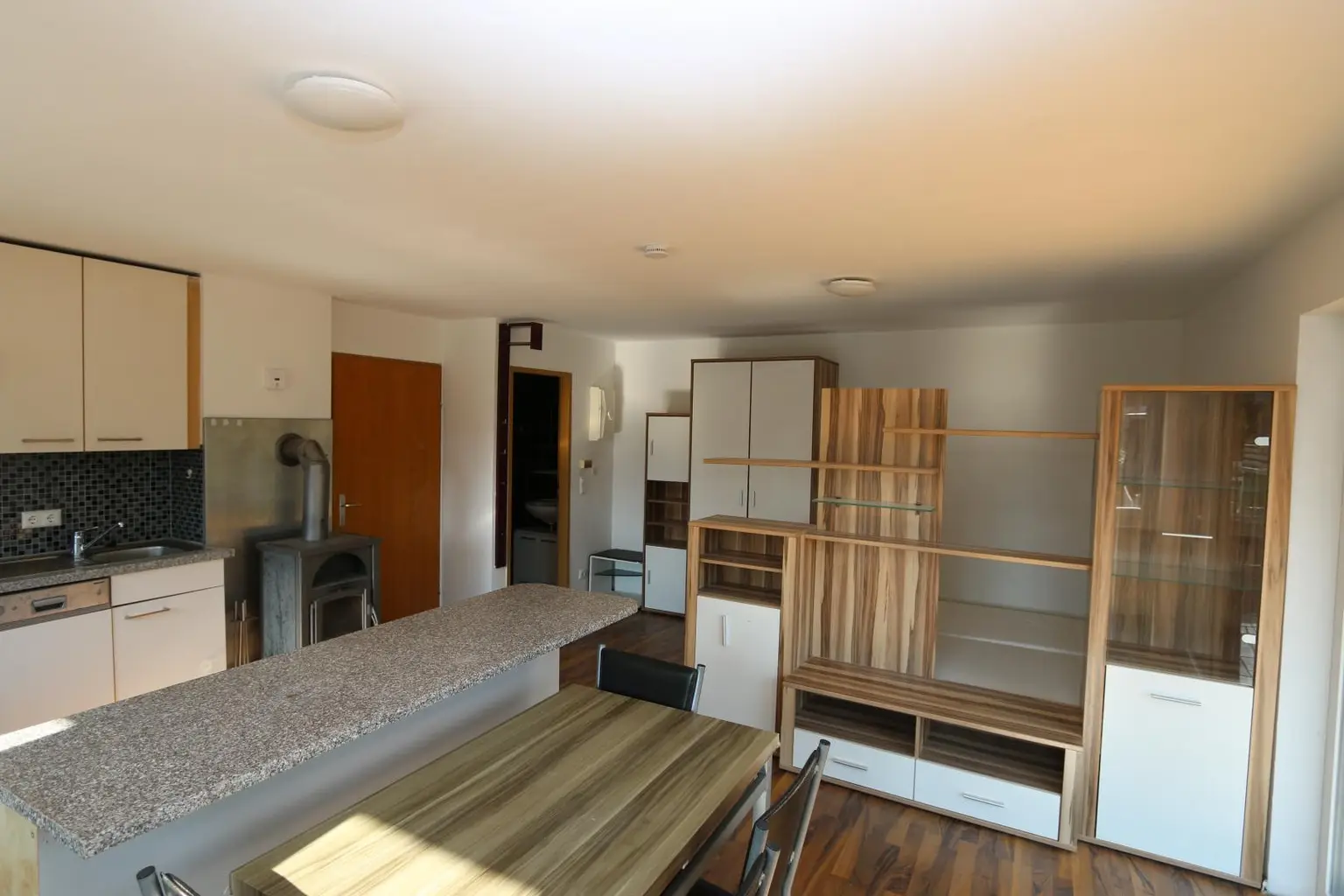 geräumige Garconniere mit Terrasse, Schülerwohnung, Studentenwohnung