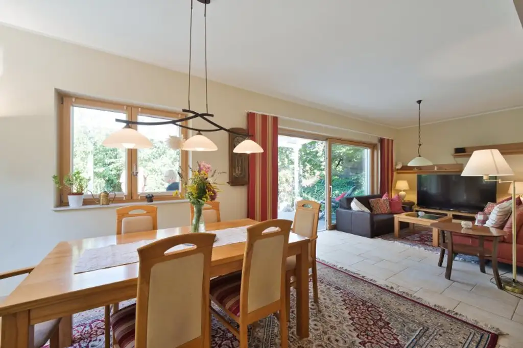 Investieren mit Herz - Einfamilienhaus (mit Wohnrecht) und traumhaftem Gartenambiente!