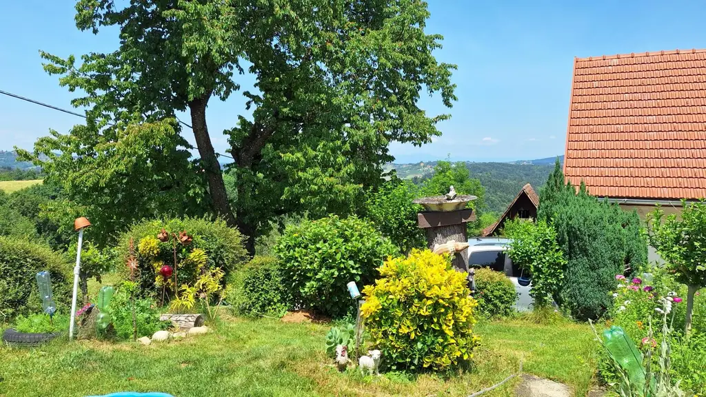 *Leben in den Weinbergen mit atemberaubender Fernsicht*