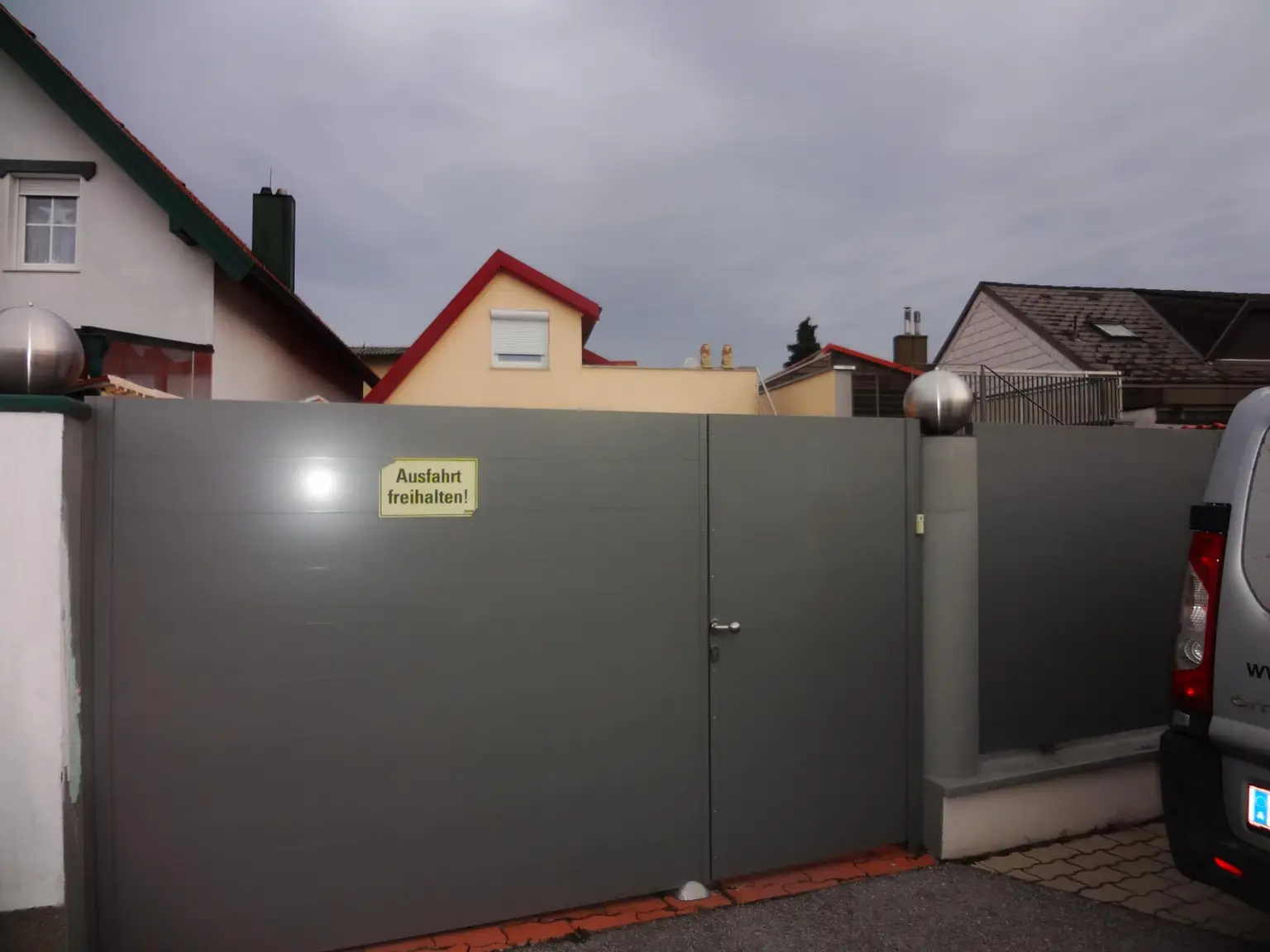 Zufahrt Rückwärts Neue Bahngasse