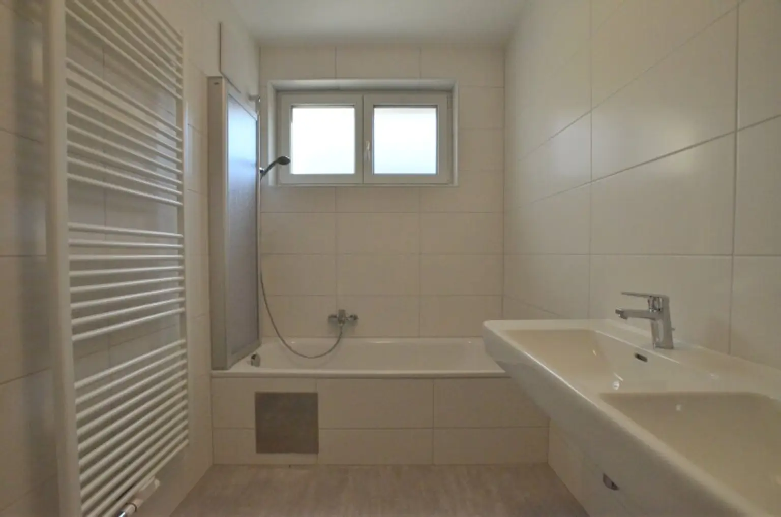NEUWERTIGE 4-Zimmer Wohnung im Zentrum von Tragwein  II  mit hochwertiger Einbauküche