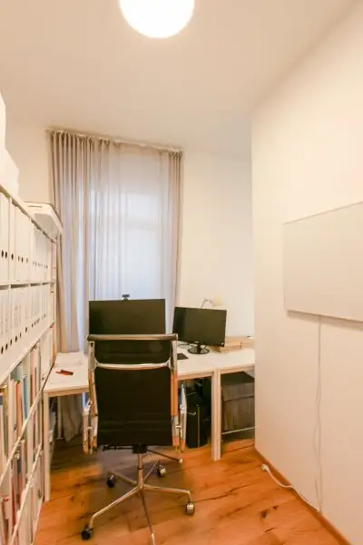 Extravagantes Atelier, Büro oder Mini Apartment mit Innenhof-Terrasse in absoluter Ruhelage! (vermietet bis 31.08.2027)