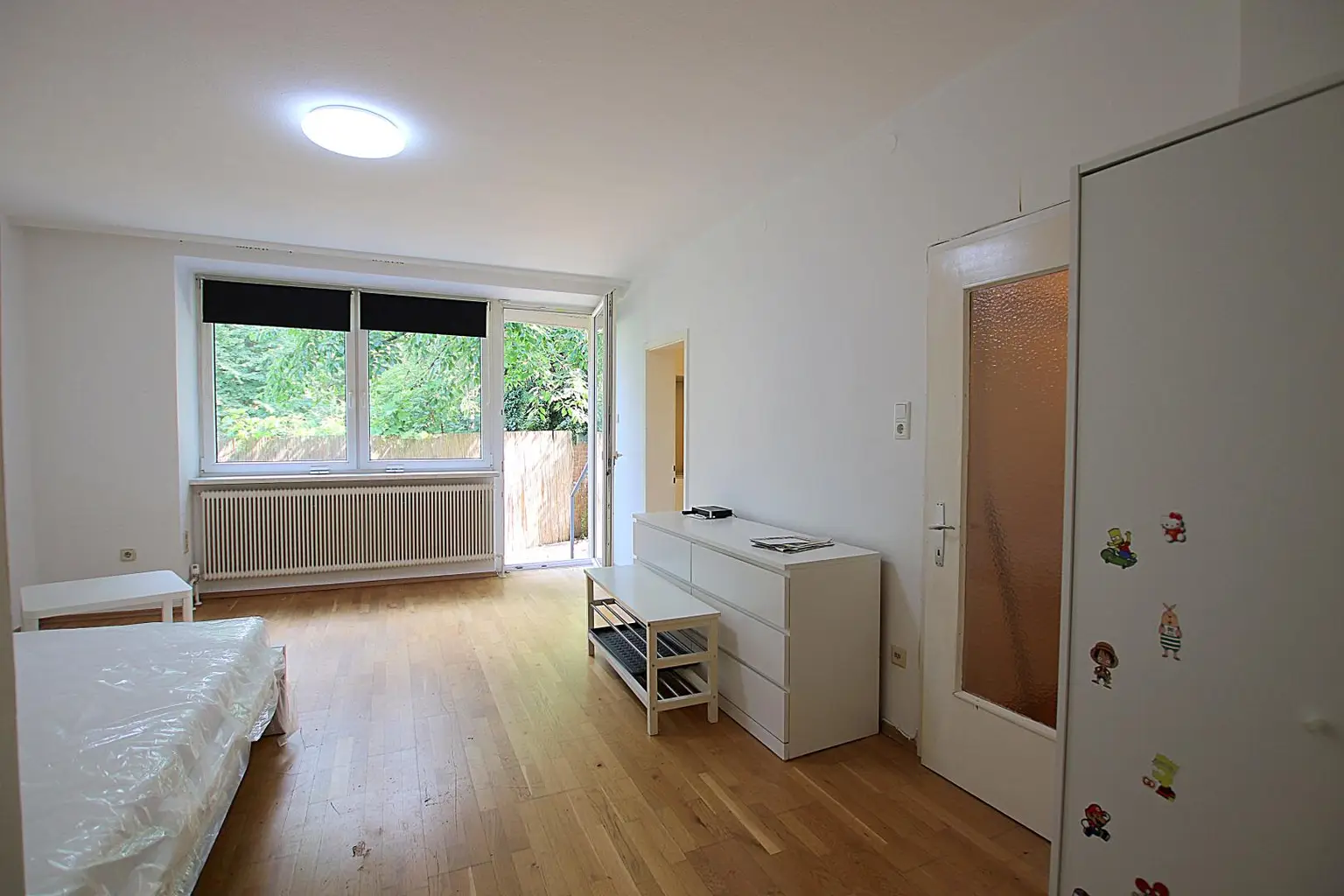 Wohnung mit Eigengarten in Grünruhelage beim Lainzer Tiergarten. Mietpreis inklusive Heizkosten und Warmwasser!