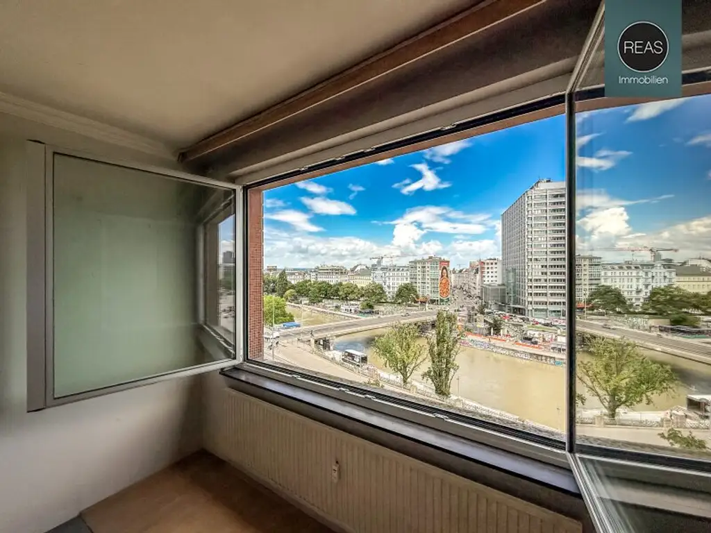 Wohnungspaket in Top-Innenstadtlage! 2 nebeneinander liegende Wohnungen mit 2 Loggien, neuen Fenstern und unverbautem Traumblick!