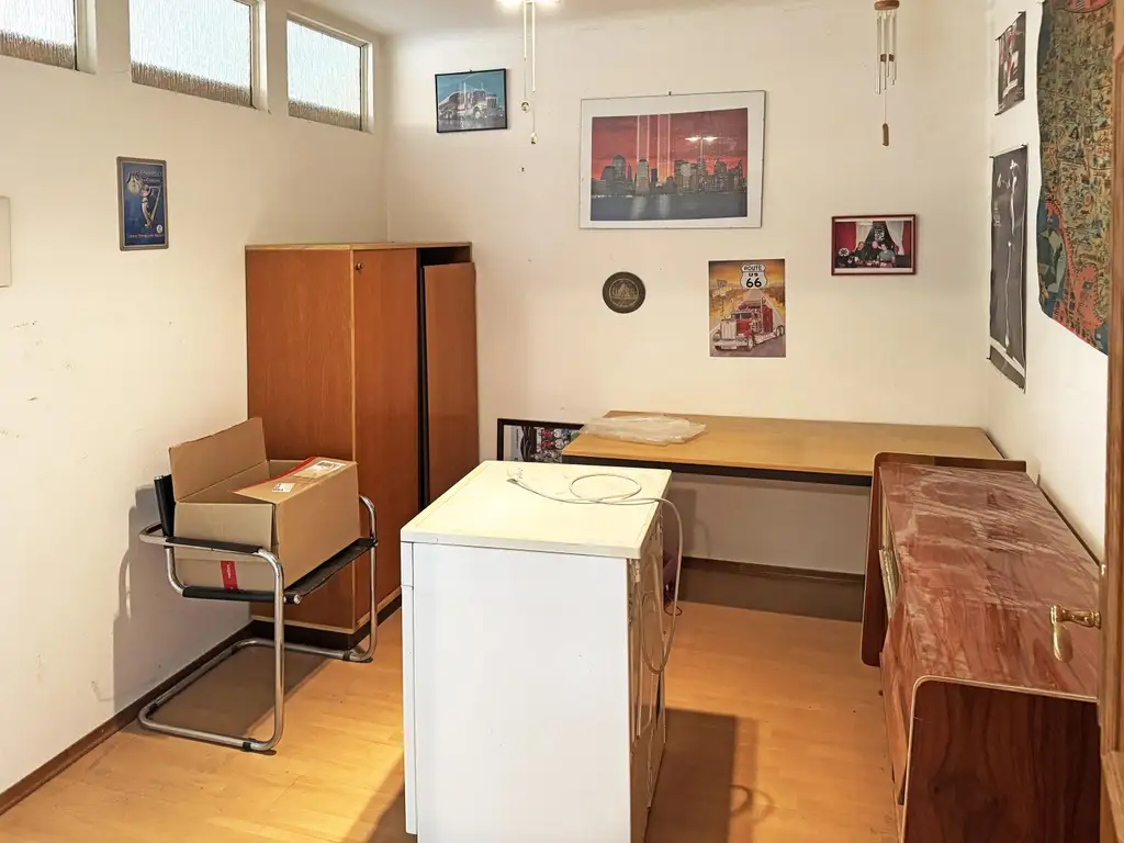 "Coole 2 oder praktische 3 Zimmer Wohnung, Renovierungsbedarf!"