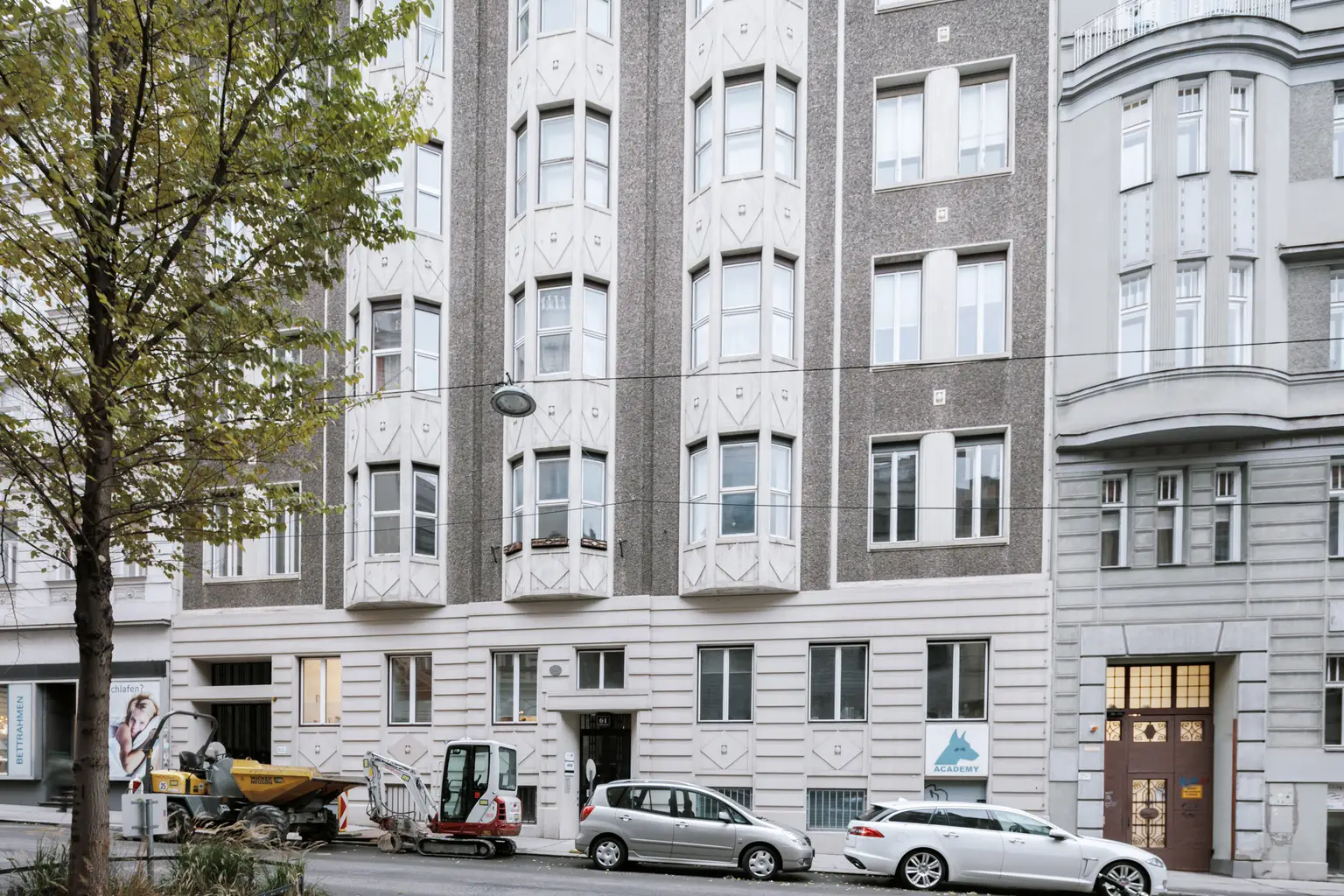 Stilvolle Altbauwohnung ca.107m² mit Balkon in Toplage 1070 Wien!